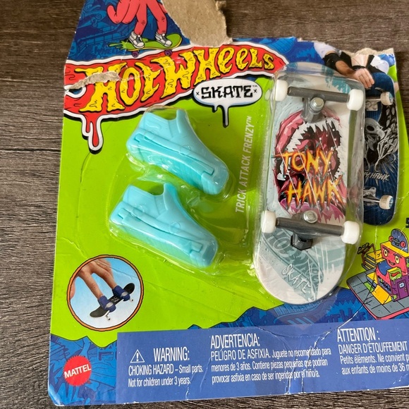 Hot Wheels Tony Hawks Skateboard toy - Picture 2 of 4
